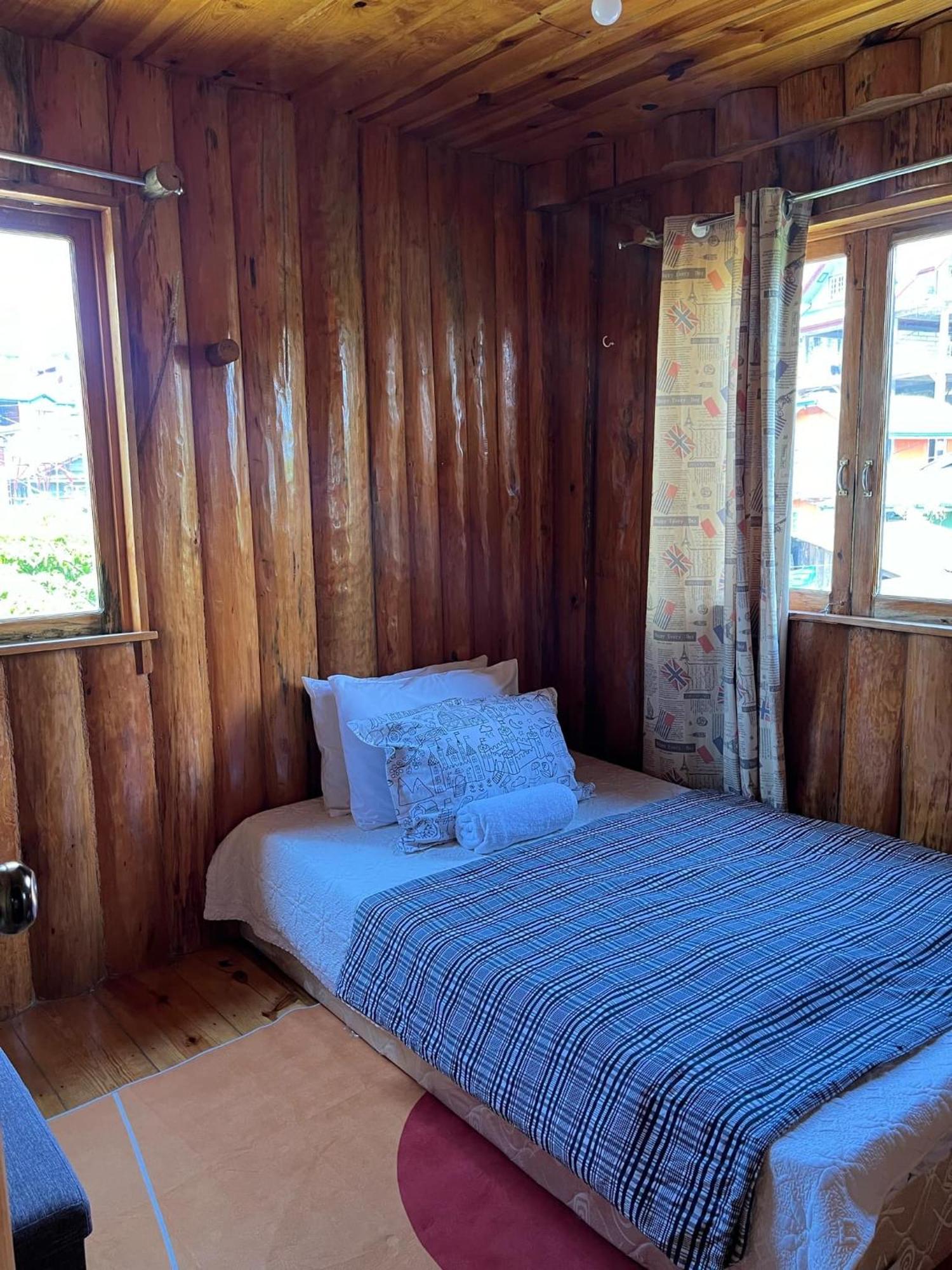 Agape Log Cabin Сагада Экстерьер фото